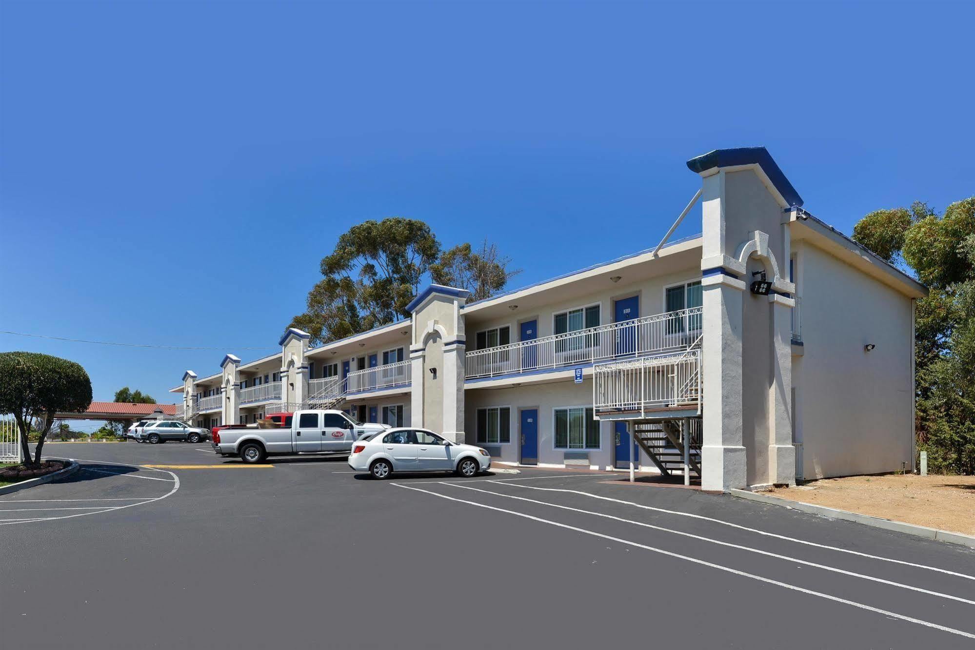 Motel 6-Vista, Ca 외부 사진