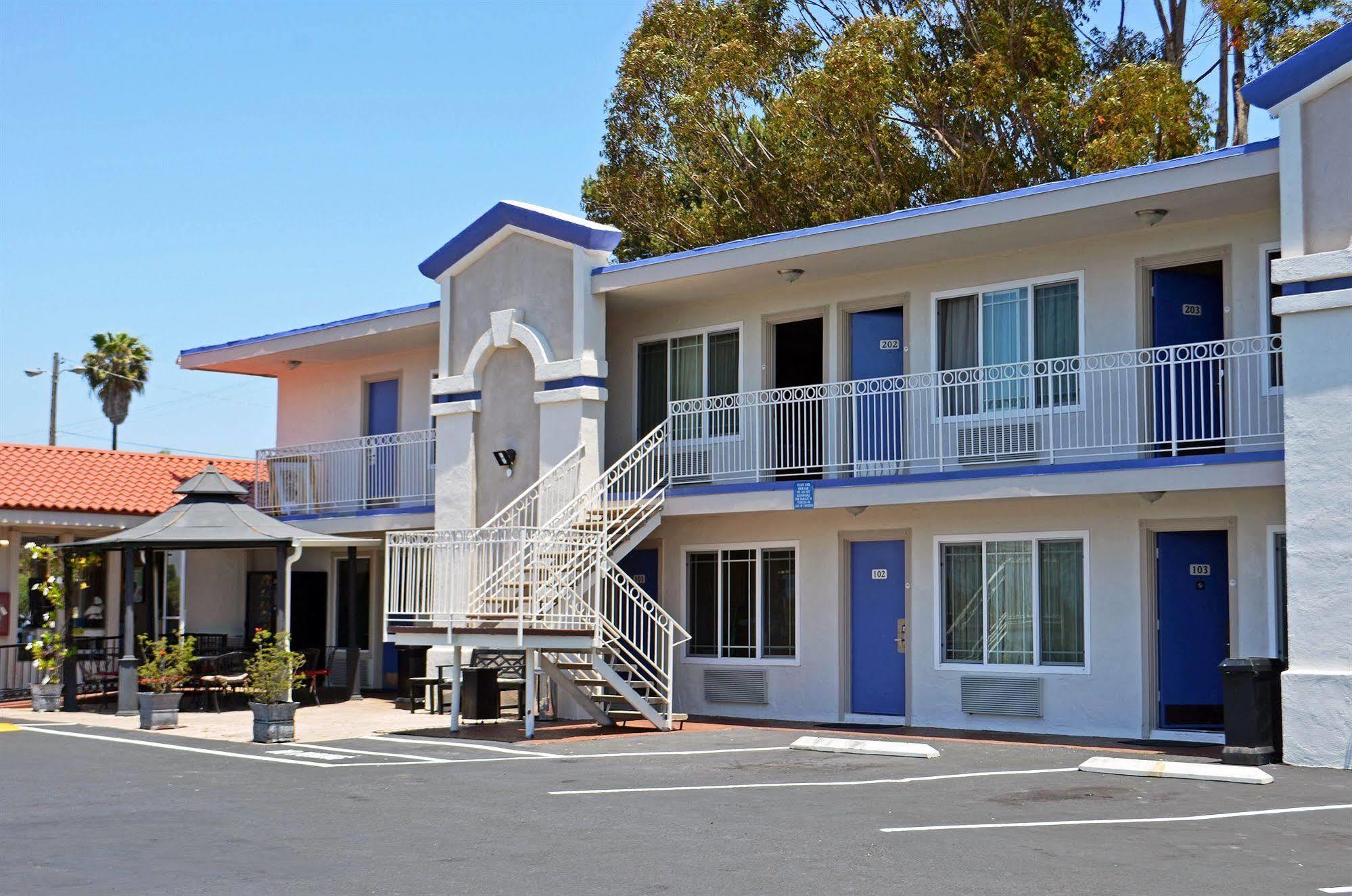 Motel 6-Vista, Ca 외부 사진