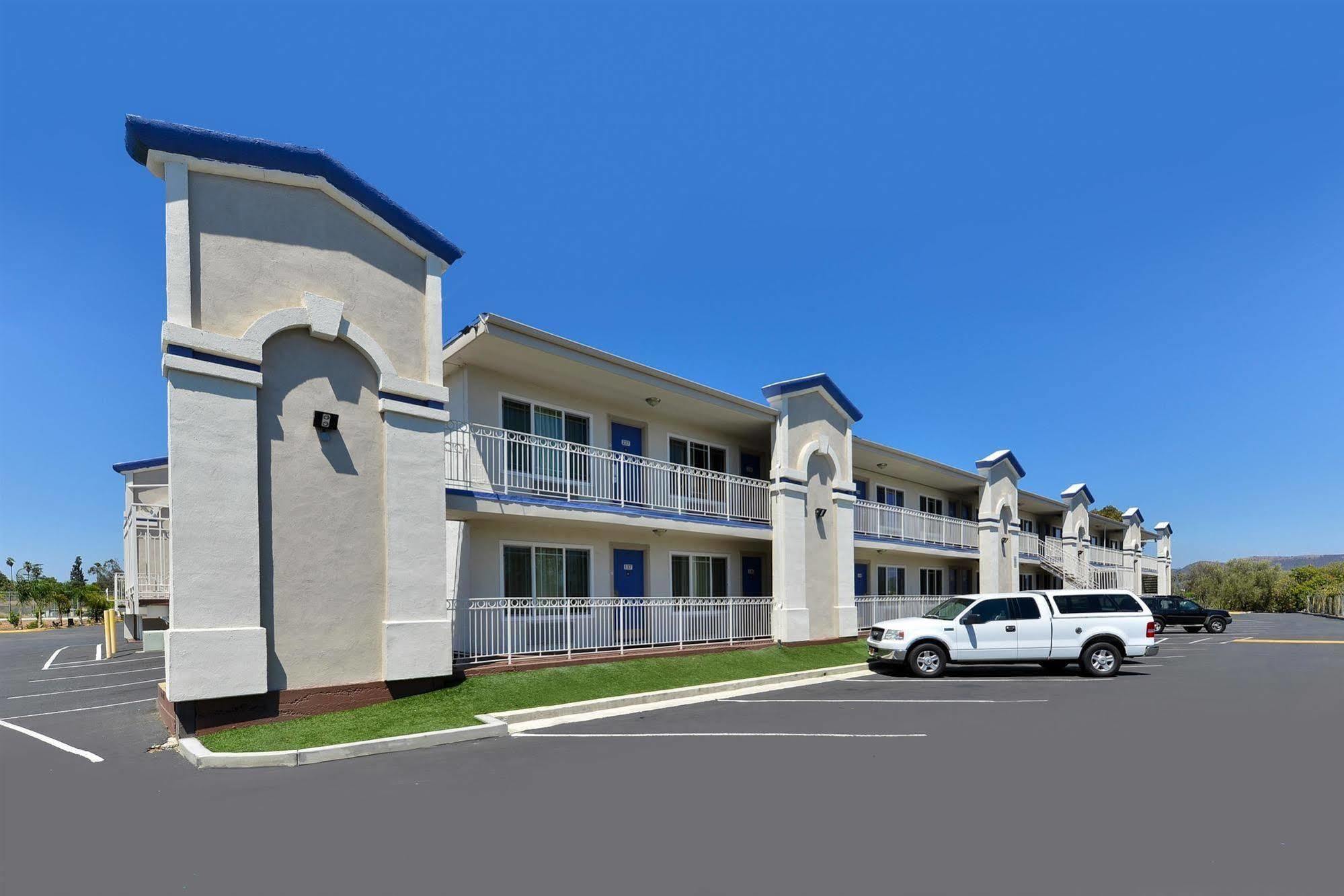 Motel 6-Vista, Ca 외부 사진