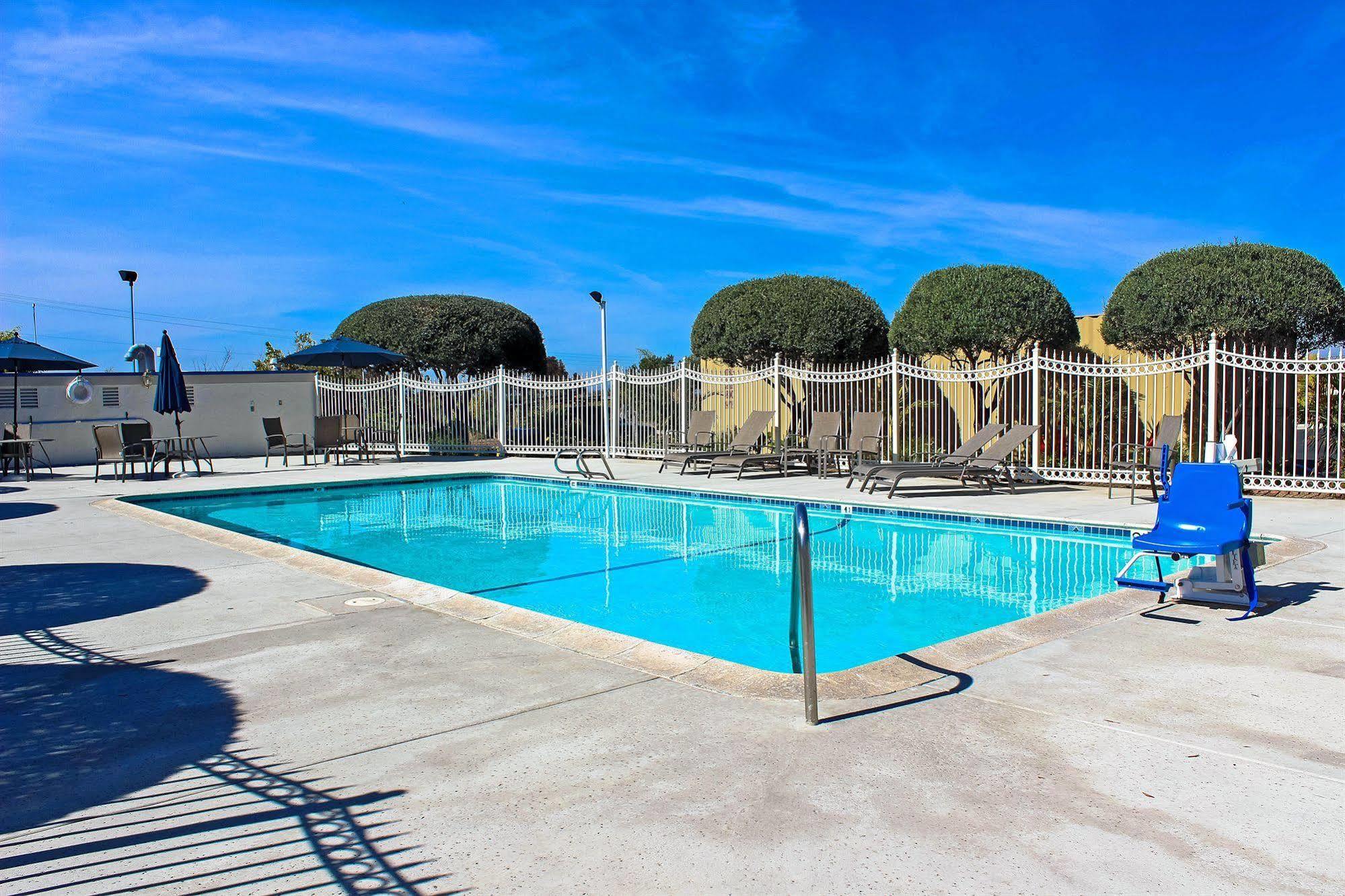 Motel 6-Vista, Ca 외부 사진