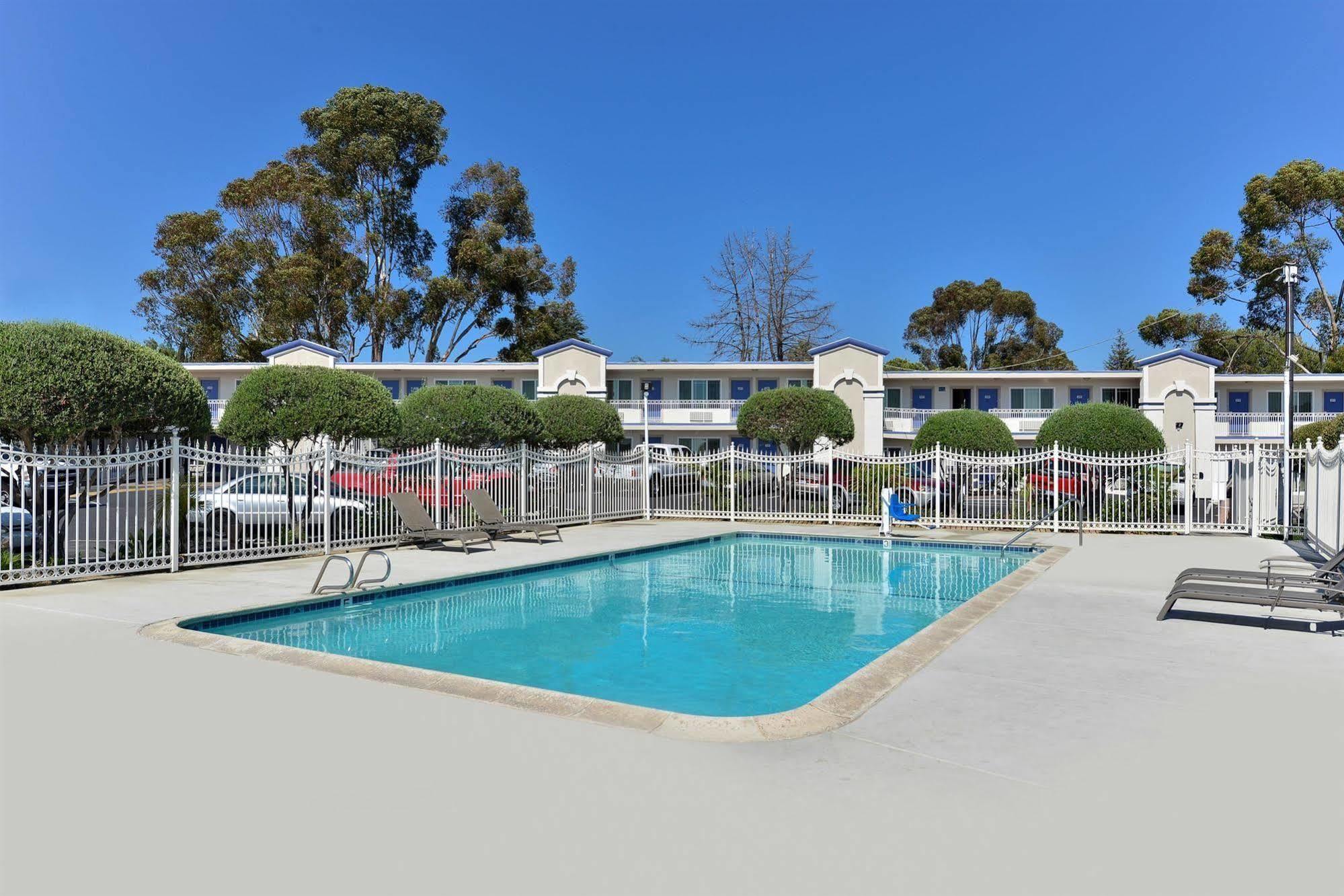 Motel 6-Vista, Ca 외부 사진