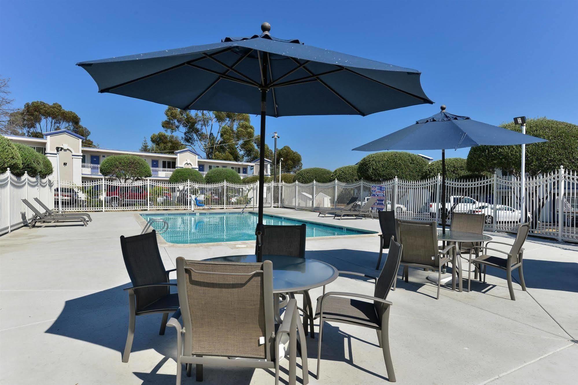 Motel 6-Vista, Ca 외부 사진